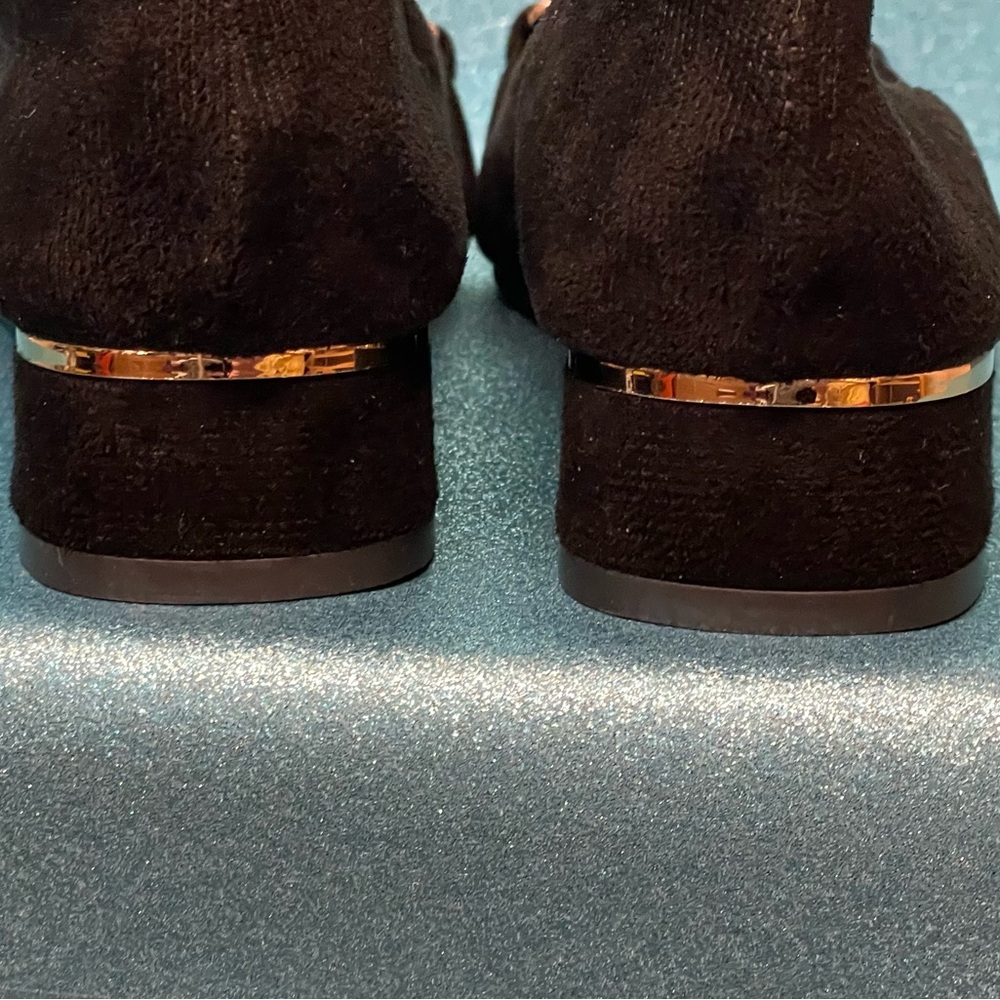 NWOT Never Worn: Elegant Black Vegan Suede Flats with Gold Accent - Picture 2 of 5